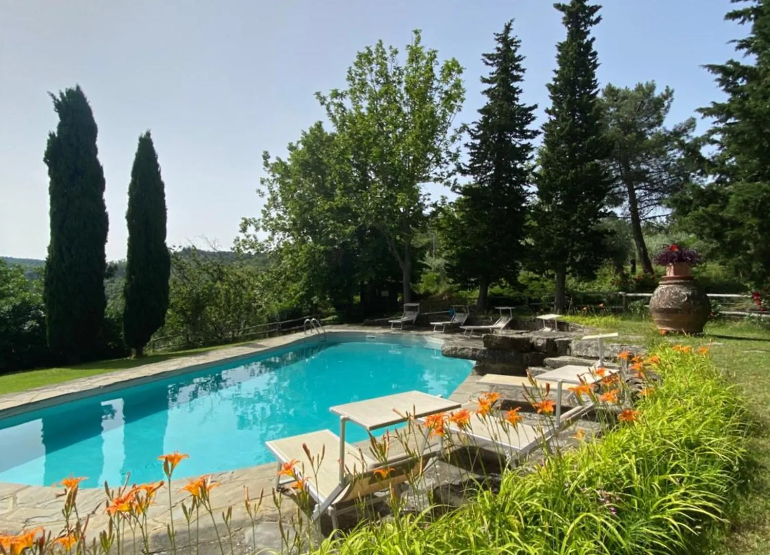 Villa Casa Al Monte contacts